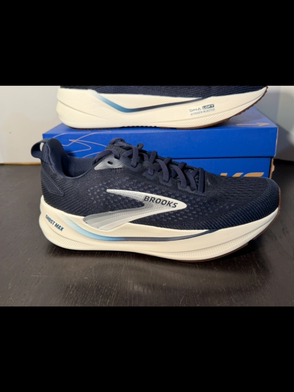 Brooks Ghost Max 4 Running Shoes Sneakers Navy/Biscuit Mens 10 2E Wide